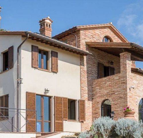 casa indipendente in vendita a Castiglione del Lago