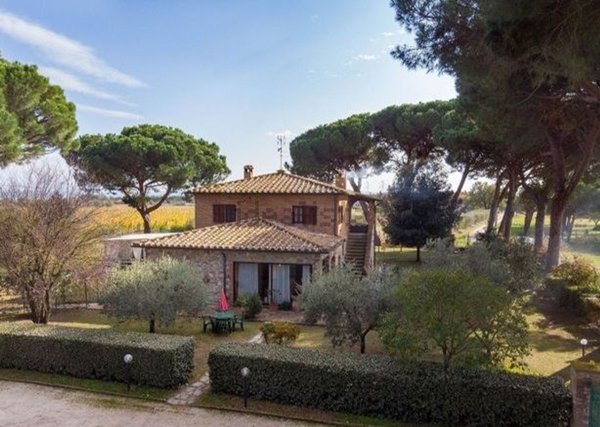 casale in vendita a Castiglione del Lago