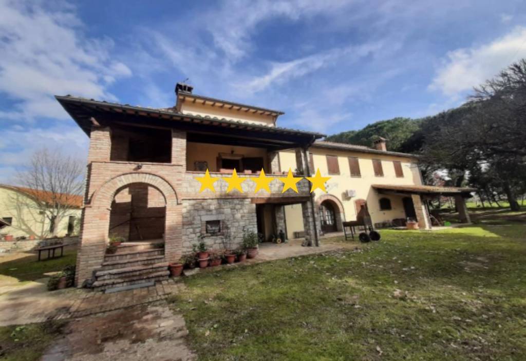 casa indipendente in vendita a Castiglione del Lago