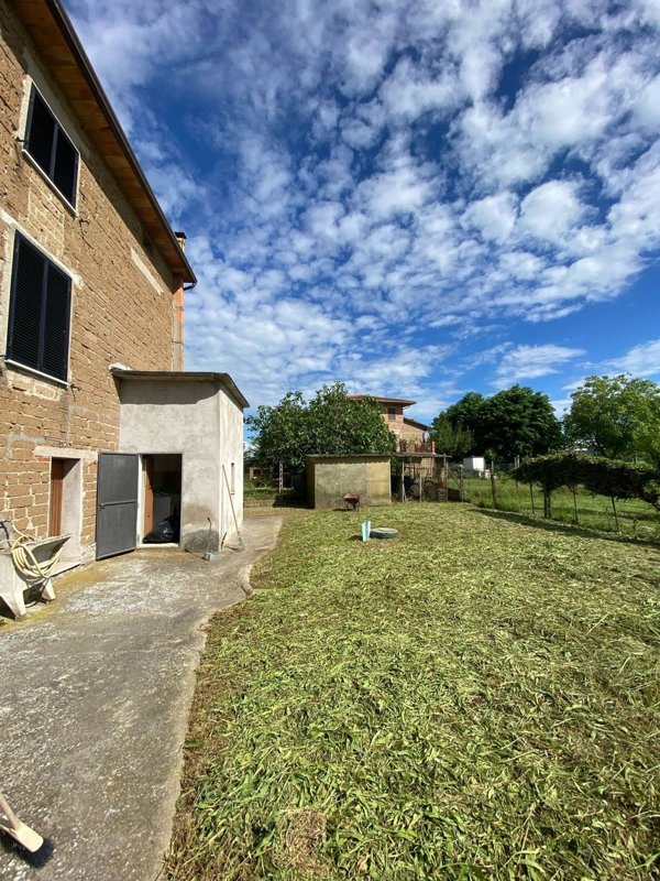 casa indipendente in vendita a Castiglione del Lago in zona Panicarola