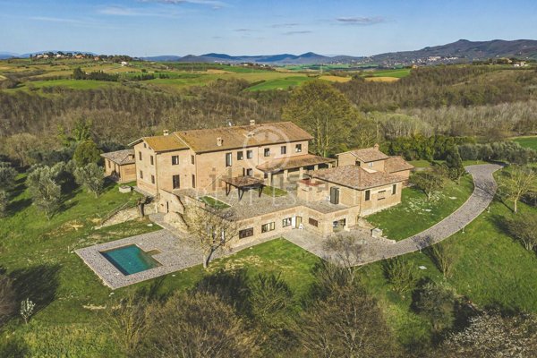 casale in vendita a Castiglione del Lago