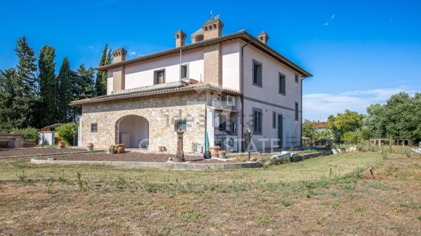 casa indipendente in vendita a Castiglione del Lago in zona Badia