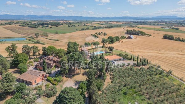 villa in vendita a Castiglione del Lago