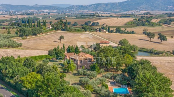 casale in vendita a Castiglione del Lago