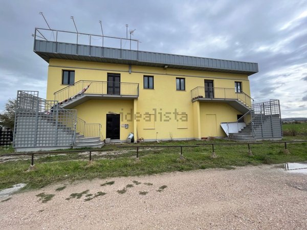 capannone in vendita a Castiglione del Lago in zona Panicarola