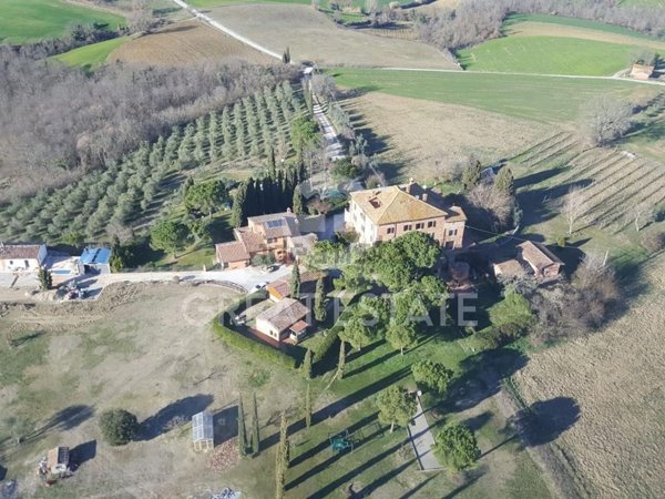 casale in vendita a Castiglione del Lago