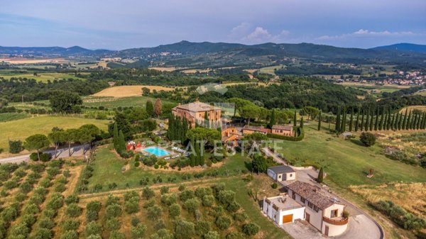 casale in vendita a Castiglione del Lago
