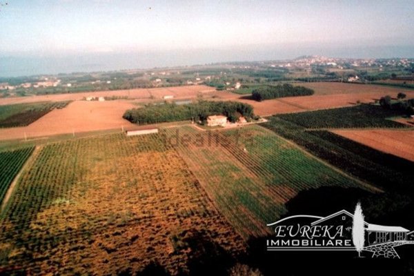 capannone in vendita a Castiglione del Lago