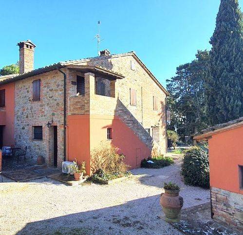 casa indipendente in vendita a Castiglione del Lago