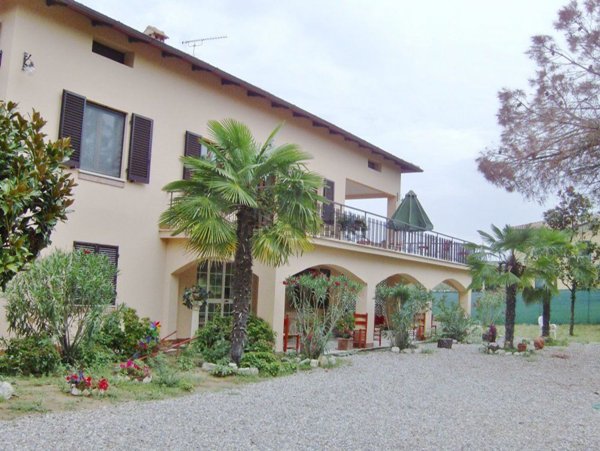 casa indipendente in vendita a Castiglione del Lago