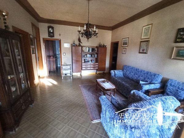 casa indipendente in vendita a Castiglione del Lago in zona Gioiella