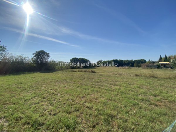 terreno edificabile in vendita a Castiglione del Lago in zona Piana