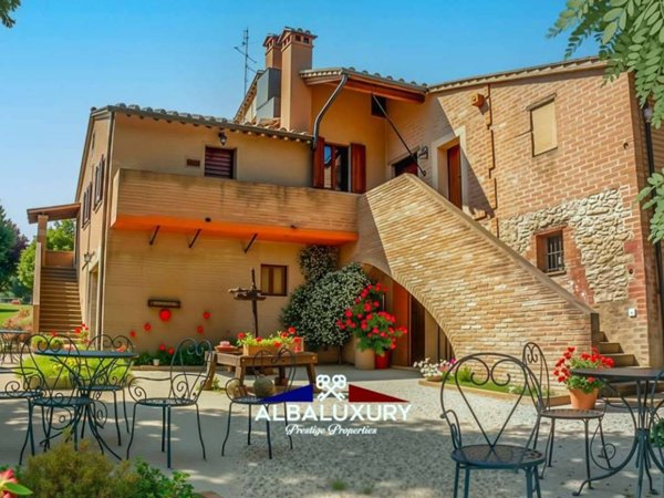 casa indipendente in vendita a Castiglione del Lago