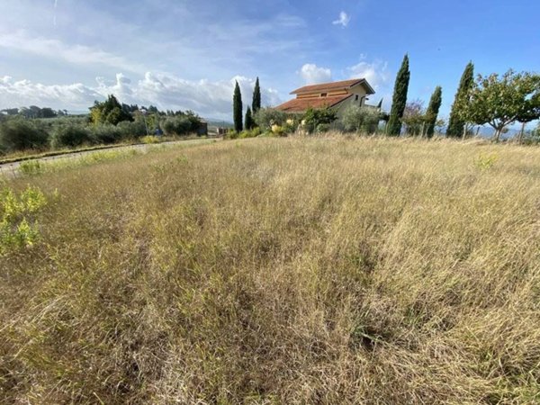 terreno edificabile in vendita a Castiglione del Lago in zona Villastrada