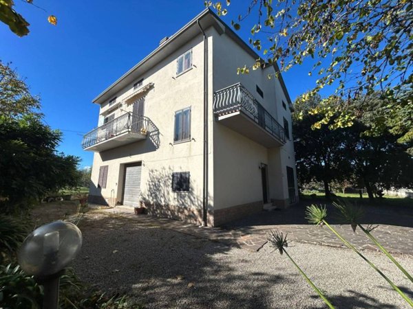 casa indipendente in vendita a Castiglione del Lago