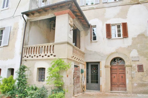 casa indipendente in vendita a Castiglione del Lago in zona Gioiella