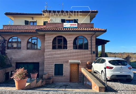 casa indipendente in vendita a Castiglione del Lago in zona Panicarola
