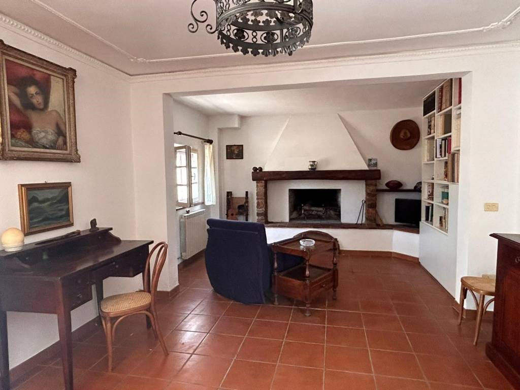 casa indipendente in vendita a Castiglione del Lago