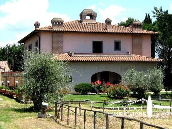 casa indipendente in vendita a Castiglione del Lago