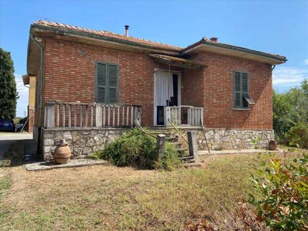 casa indipendente in vendita a Castiglione del Lago in zona Casamaggiore