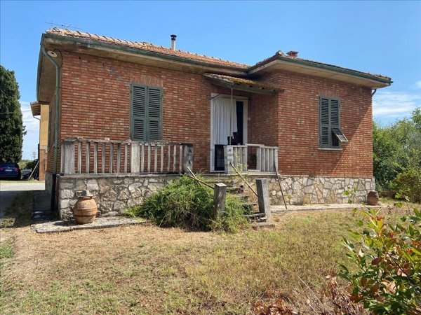 casa indipendente in vendita a Castiglione del Lago in zona Casamaggiore