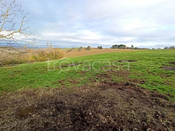 terreno edificabile in vendita a Castiglione del Lago in zona Vaiano