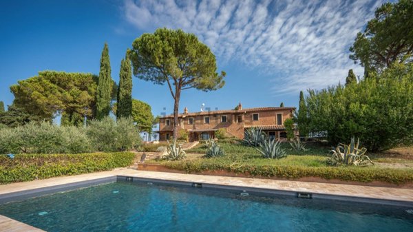 casale in vendita a Castiglione del Lago