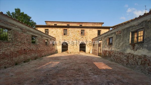 casale in vendita a Castiglione del Lago