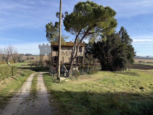 casa indipendente in vendita a Castiglione del Lago