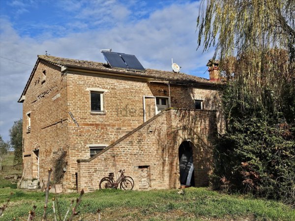 casa indipendente in vendita a Castiglione del Lago