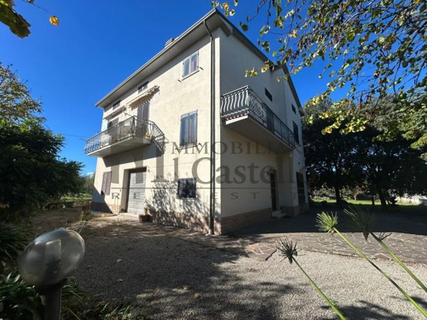 casa indipendente in vendita a Castiglione del Lago