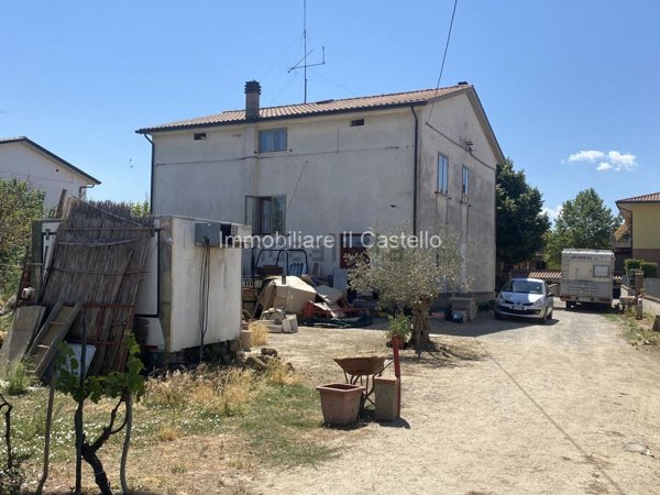 casa indipendente in vendita a Castiglione del Lago