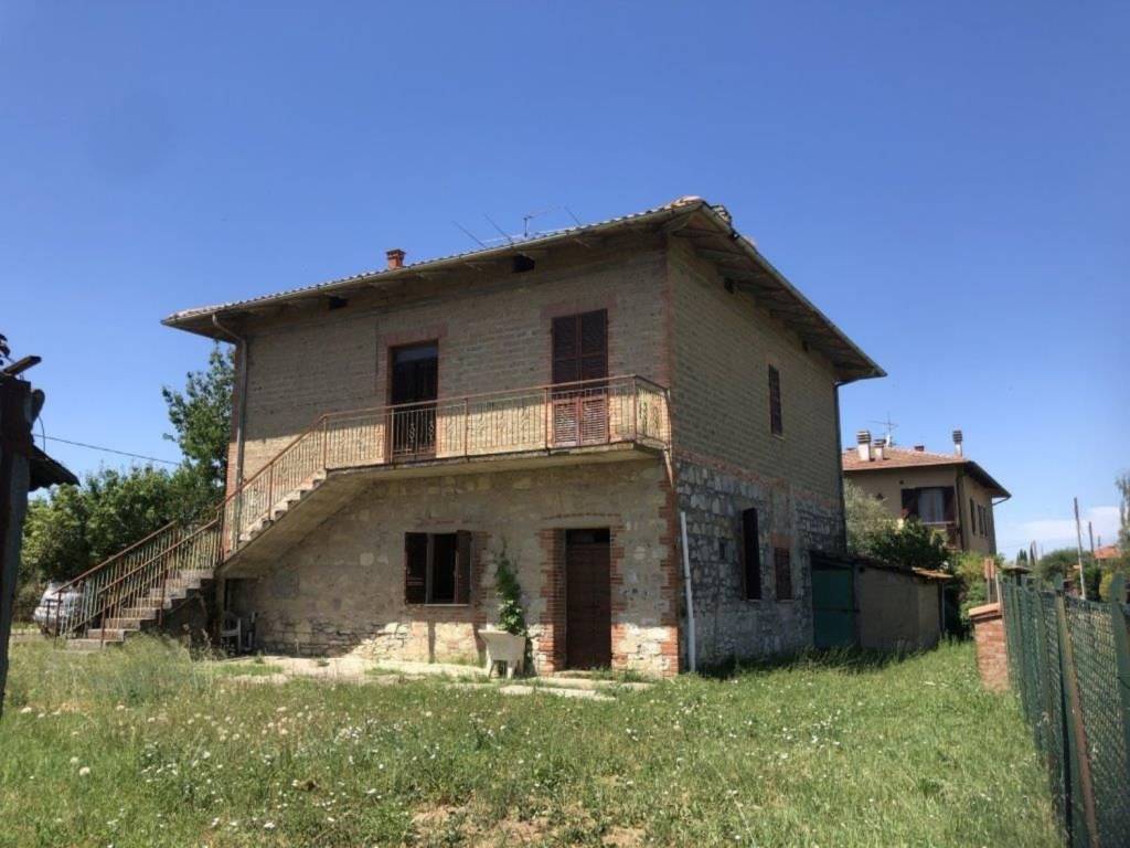 casa indipendente in vendita a Castiglione del Lago in zona Badia