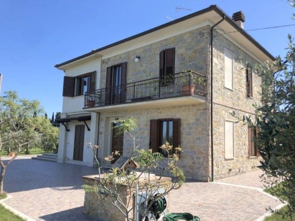 casa indipendente in vendita a Castiglione del Lago