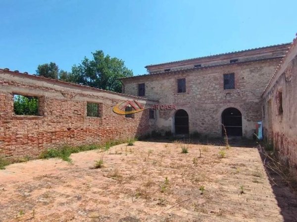 casa indipendente in vendita a Castiglione del Lago in zona Piana