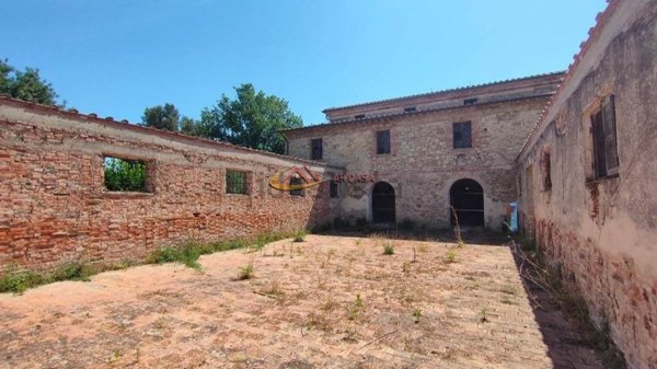 casale in vendita a Castiglione del Lago