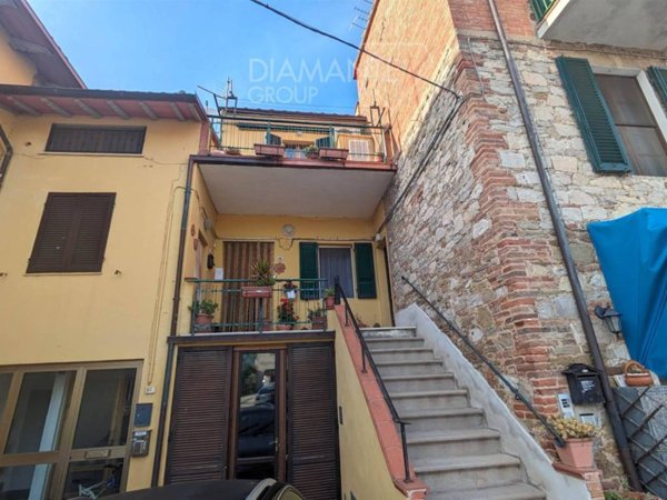 casa indipendente in vendita a Castiglione del Lago in zona Macchie