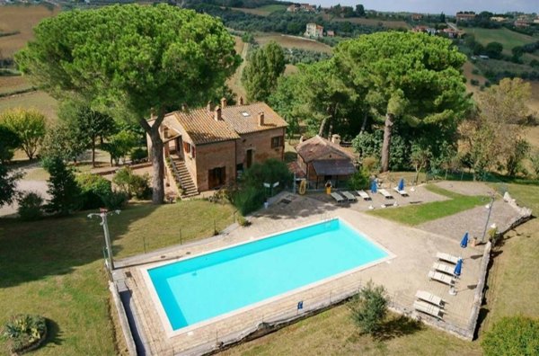 casale in vendita a Castiglione del Lago