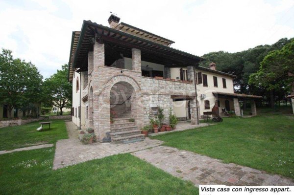 casa indipendente in vendita a Castiglione del Lago