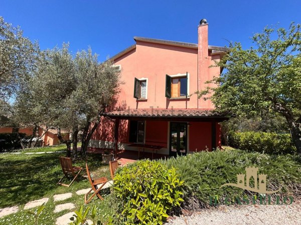 casa indipendente in vendita a Castiglione del Lago