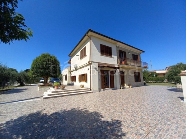 casa indipendente in vendita a Castiglione del Lago
