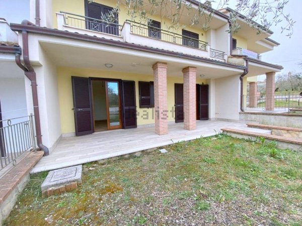 casa indipendente in vendita a Castiglione del Lago