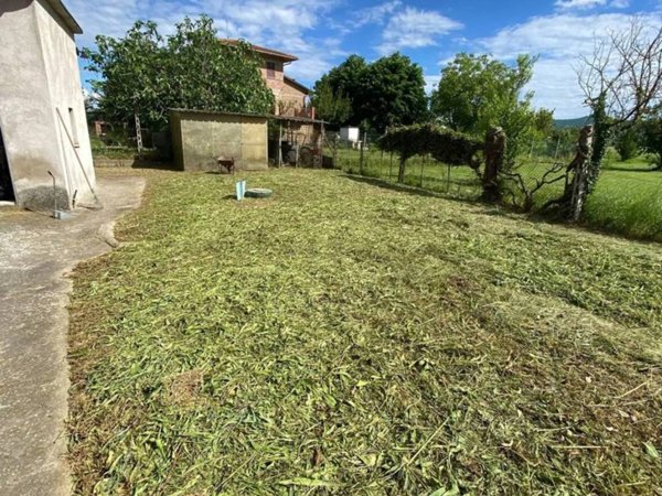 casa indipendente in vendita a Castiglione del Lago in zona Panicarola