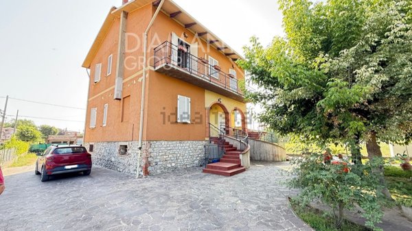 casa indipendente in vendita a Castiglione del Lago in zona Piana
