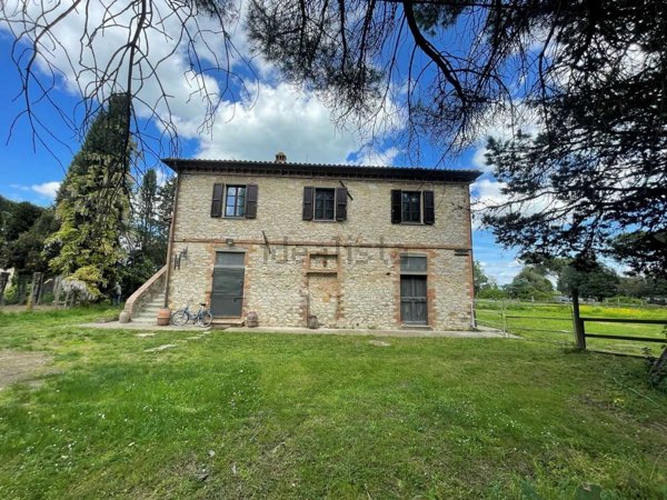 casa indipendente in vendita a Castiglione del Lago