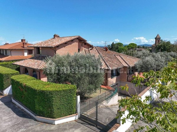 casa indipendente in vendita a Castiglione del Lago