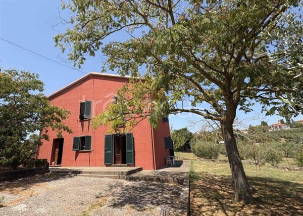 casa indipendente in vendita a Castiglione del Lago in zona Vaiano