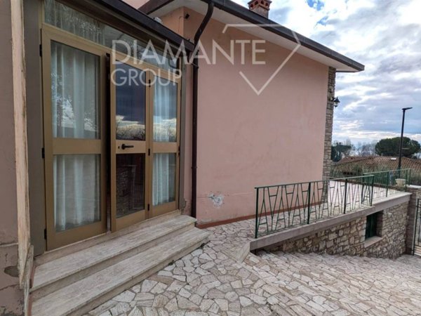 casa indipendente in vendita a Castiglione del Lago