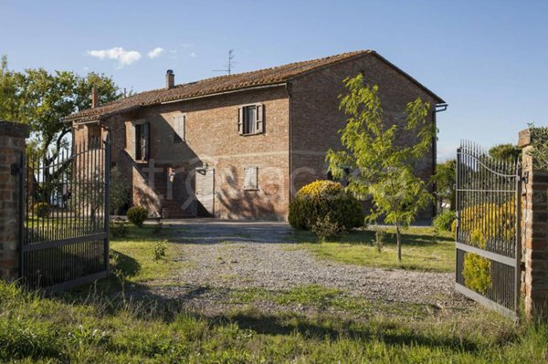 casa indipendente in vendita a Castiglione del Lago in zona Villastrada