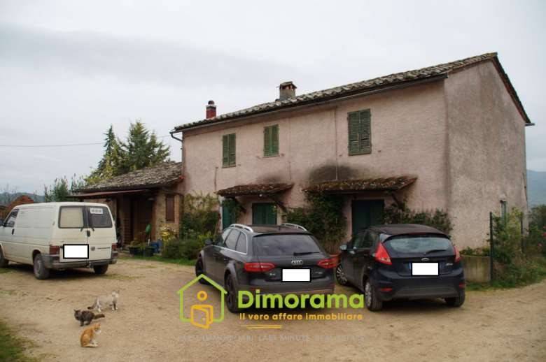 casa indipendente in vendita a Castiglione del Lago in zona Macchie